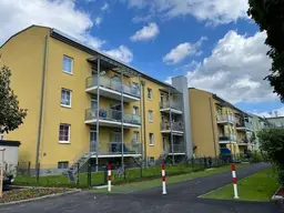 Sonnige, generalsanierte 2 Zimmerwohnung mit Dachterrasse!