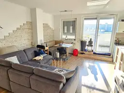 Helle 3-Zimmer-DG-Wohnung mit Fernblick auf die Weinberge im Süden von Wien zu verkaufen