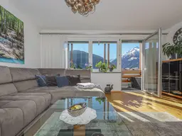 Großzügige Loggia am Burkerring für Familien mit atemberaubenden Bergblick