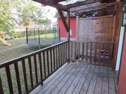 * * Anlegerwohnung mit großem Balkon, Garten und eigenem Carportplatz nahe Ortszentrum! * *