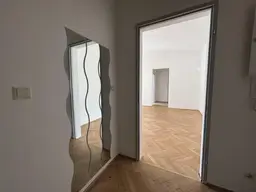 Lebendiges Viertel: Helle 2-Zimmer-Wohnung + extra Küche, in Lendplatz-Nähe
