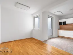 Geräumige 4-Zimmer-Wohnung mit Loggia nahe LKH – Renovierungsobjekt