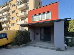 Großzügige 4-Zimmer-Wohnung mit Reihenhaus-Charakter und Terrasse