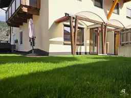 Helle Wohnung im EG mit großem Garten