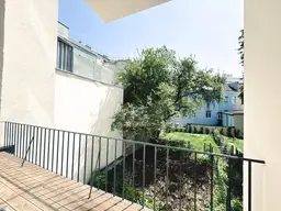 Frisch sanierte 3-Zimmer-Wohnung mit hofseitiger Terrasse mit Grünblick! WG-geeignet!