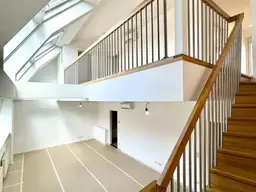 NEU! Lichdurchflutete Maissonette Dachgeschosswohnung mit Dachterrasse im Servitenviertel zu vermieten! Mit Blick auf Stephansdom und Kahlenberg!