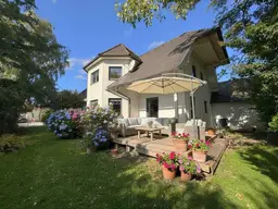 NEU! Traumhaftes Einfamilienhaus mit Gartenparadies &amp; Bachlauf! Wohnen in Neunkirchens Bestlage!