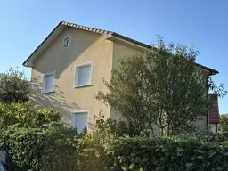 Gepflegtes Haus mit Garten
