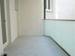 Provisionsfrei: Unbefristeter 98m² Altbau mit 11m² Süd-Loggia und Einbauküche - 1070 Wien!