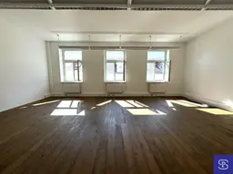 Naschmarkt-Nähe: Renoviertes 167m² Büro mit Garage, Balkon und Lift - 1050 Wien