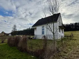 Sanierungsbedürftiges Haus mit Grünblick und mehr als 6000 m² Baugrundstück ...!