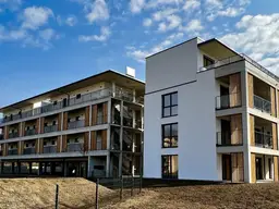Exklusive 4 Zimmer Wohnung mit großer Balkonfläche - in zentraler Lage.