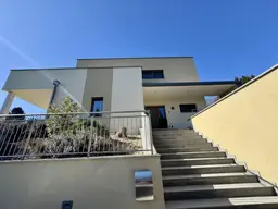 Exklusives Familiendomizil mit moderner Architektur und vielen Highlights ...!