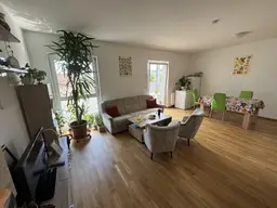 Zentrale Mietwohnung mit Balkon !