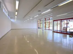 Repräsentatives Geschäftslokal in Hofstätten / Raab mit guter Verkehrsanbindung zu vermieten!