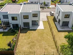 EINFAMILIENHÄUSER IN MASSIVBAUWEISE - MIT GARTEN, KELLER &amp; EIGENGRUND