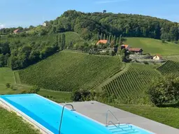 *PROVISIONSFREIER FERIENTRAUM SOMMERAKTION* - Vollausgestattetes Apartment mit Infinity-Pool und Sauna in Traumlage
