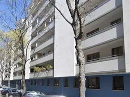 Unbefristet vermietet! Drei Zimmer Wohnung mit Loggia zu verkaufen! Nähe Dresdner Straße U-Bahn!