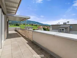 Moderne, großzügige 4-Zimmer-Wohnung mit großer Terrasse und herrlicher Aussicht in St. Stefan