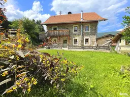 Steinhaus (saniert) mit landwirtschaftlicher Fläche in idyllischer Aussichtslage - Scheune und viel Grundstück!