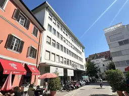 Schöne helle Dachgeschosswohnung in zentraler Lage