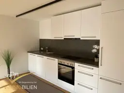 Geräumige-neu renovierte 2 Zimmer Wohnung