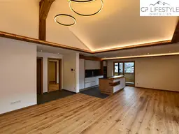 Exklusive Dachgeschosswohnung im Stadtkern mit Streifblick
