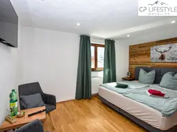 Attraktive Wohnung zur Kurzfristvermietung &amp; Mitarbeiterwohnen mit 4 Schlafzimmer mit Bad en suite