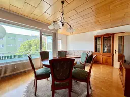 BARRIEREFREIE 3 ZIM.-WOHNUNG - LOGGIA - STELLPLATZ - RUHIGE STADTRAND LAGE - RENOVIERUNGSBEDÜRFTIG
