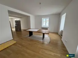 Großzügige Räumlichkeiten mit herrlicher Terrasse in ruhiger Wohnsiedlung