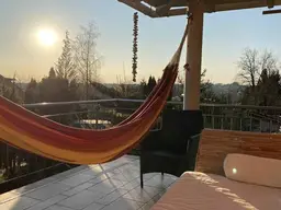 Traumhafter Bungalow mit Einliegerwohnung – hier vereint sich Platz &amp; Komfort!
