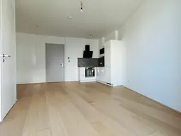 PROVISIONSFREI! ERSTBEZUG! THE SHORE! RUHIG! 1. REIHE AM WASSER! LICHTDURCHFLUTETE 2. ZIMMER MIT 7m² BALKON! CONCIERGESERVICE! FITNESS! SPA-BEREICH! EINBAUKÜCHE.