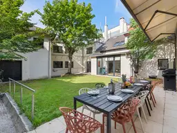 Grinzing/Cobenzlgasse: Stilvolle ehemalige Heurigen-Residenz mit Indoorpool, Garage und Lift
