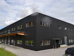 Neu errichtete Gewerbehalle in hochwertiger Holzbauweise, unweit von St. Johann in Tirol