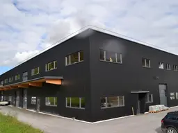 Neu errichtete Gewerbehalle in hochwertiger Holzbauweise, unweit von St. Johann in Tirol