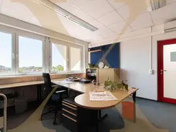 Großzügige Bürofläche mit idealer Verkehrsanbindung in Wels/Lichtenegg zu vermieten!