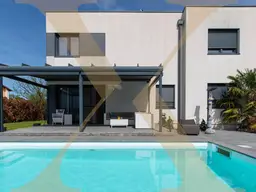 Hochwertiges Einfamilienhaus mit Garage, Pool und gepflegtem Eigengarten in Traun zu verkaufen!