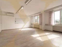 Barrierefreie Büroflächen mit flexibler Mietdauer im Chemiepark Linz zu vermieten! Teilbar!