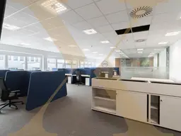 Moderne Bürofläche mit Lagerhalle in Toplage zu vermieten!