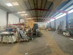 Lagerfläche (ca. 914m²) mit Büro- (ca. 200m²) und Freifläche (ca. 2.500m²) in Pasching zu vermieten!