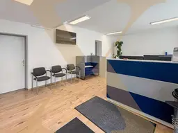 Attraktive Büro- bzw. Geschäftsfläche mit großer Schaufensterfront in frequentierter Lage von Wels zu vermieten!