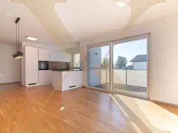 Hell. Modern. Sonnig. – Neuwertige 3-Zimmer-Wohnung mit Balkon und Parkplatz in Neukirchen bei Lambach zu verkaufen!
