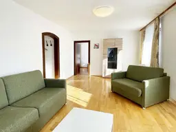 Möblierte Zweizimmerwohnung mit Balkon