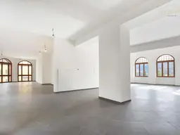 Repräsentative Räume im historischen Altbau - Erstbezug nach Generalsanierung