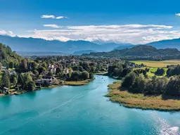 Erholung pur: Anwesen mit Bootshaus am Seebach