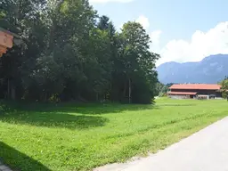 Grundstück in ruhiger Lage mit angrenzenden Freiflächen