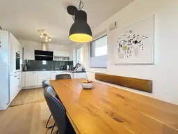 Moderne, neuwertige Familienwohnung mit großem Balkon und bester Aussicht