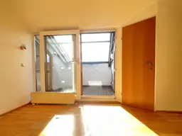 Leistbare, helle 2 Zimmer- Dachgeschoß-Starterwohnung in Anthering
