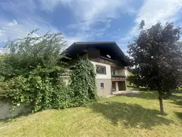 „Großzügiges Einfamilienhaus mit Terrasse und Ausbaupotenzial – Ihr Wohntraum in Handenberg“