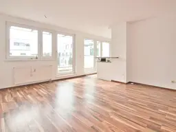 2,5-Zimmer-DG-Wohnung | 2 große, private Terrassen | keine Dachschrägen | ruhig &amp; hell | guter Grundriss